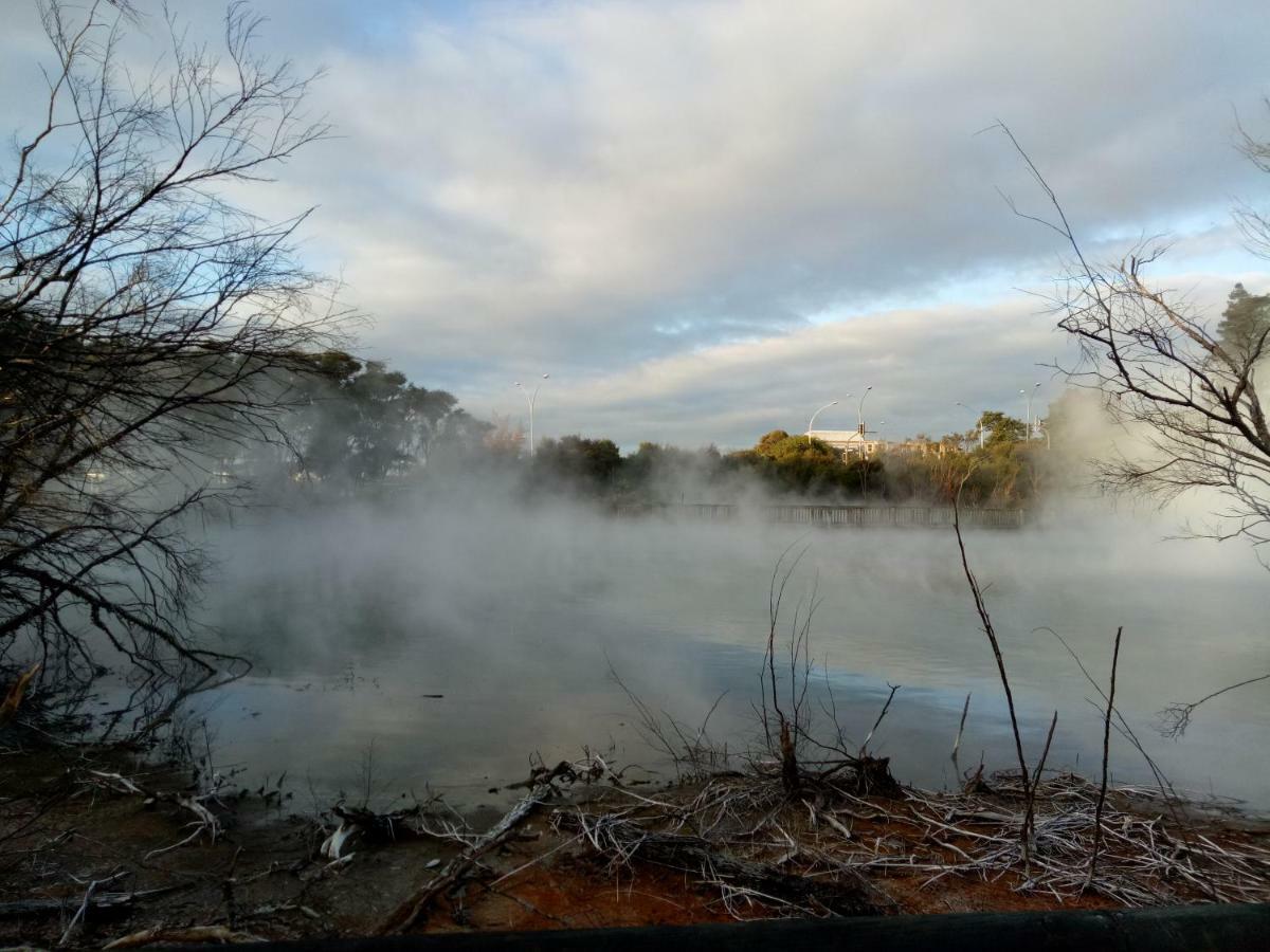 Great View Near Rotorua Lake Екстериор снимка